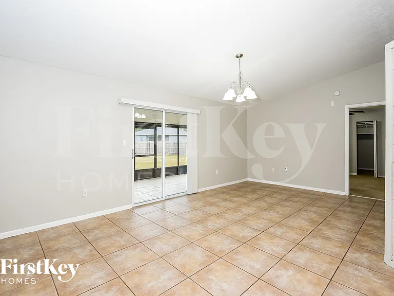 1061 Sally St SE — Photo 3