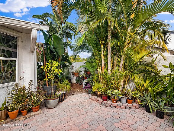 4th image of 909 Wilshire Ct