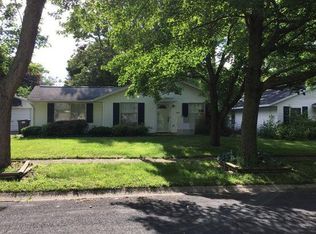 1504 Lincolnwood Dr, Urbana, IL