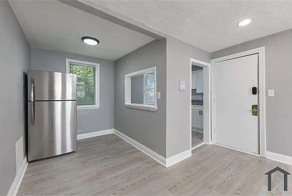 2 bed, $1,175 — Photo 2