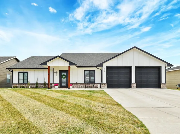 614 S Sweetwater Cir, Maize, KS 67101