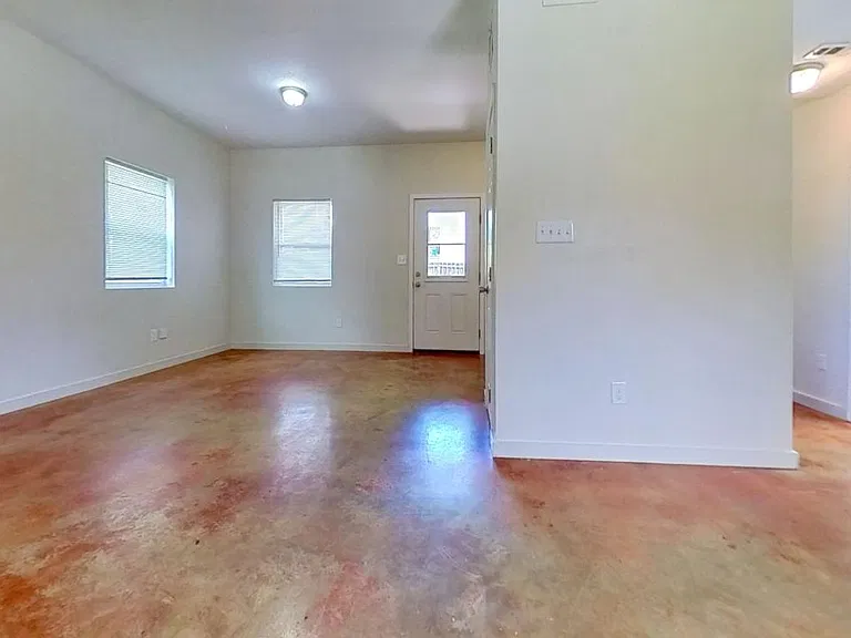 209 Jackman St — Photo 3