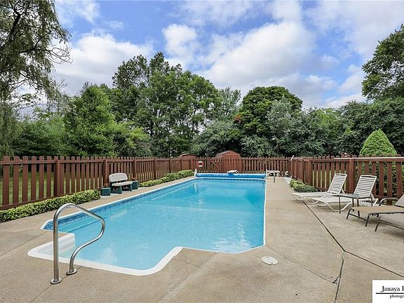2nd image of 1415 Plantation Dr