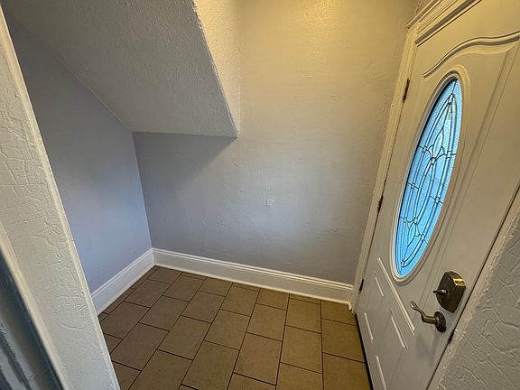 2nd image of 111 Ridge St #1