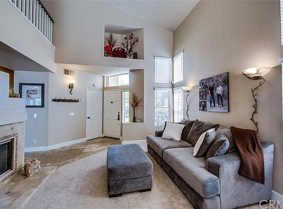 5th image of 837 S Lee Marie Cir