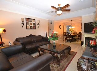 218 E Pecan Ln, Clute, TX 77531