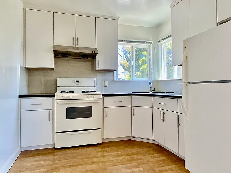 2336 Curtis St #A — Photo 3