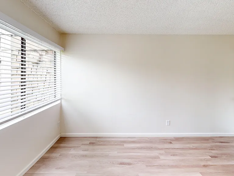 Garden Court Apartments — Photo 8