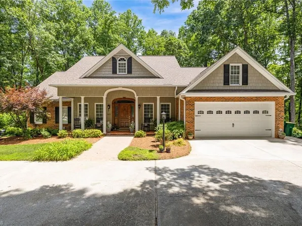 1401 Crashore Ct, Lewisville, NC 27023