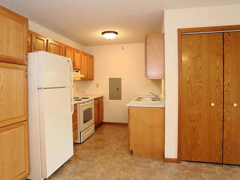 Mill Pond Apartments — Photo 23