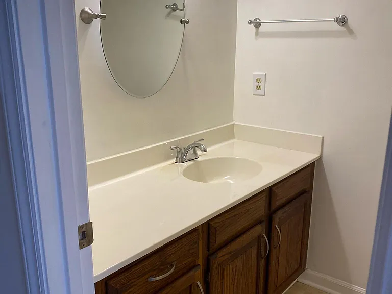 Upstairs full bath
