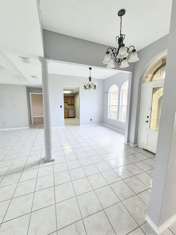 3 bed, 2.0 bath, 1261 sqft, $1,800 — Photo 4