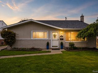 31457 Conway Dr, Westland, MI 48185