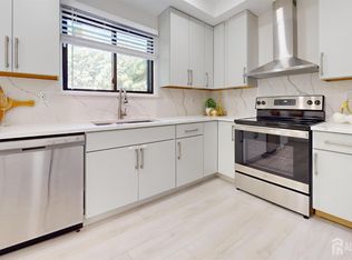 46 Ellen Heath Dr, Matawan, NJ 07747