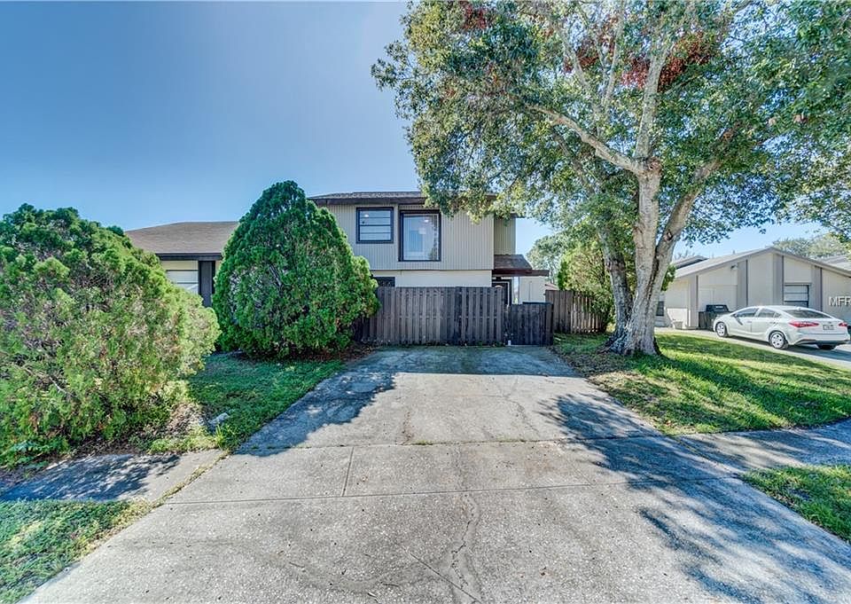 1st image of 10554 Parkcrest Dr