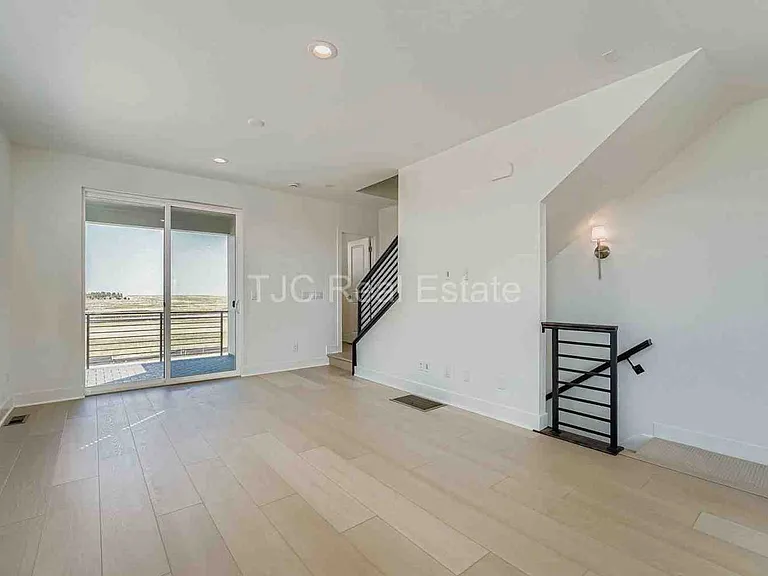 20568 E 63rd Ave — Photo 3