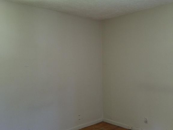 3rd image of 176 Laramie Cir