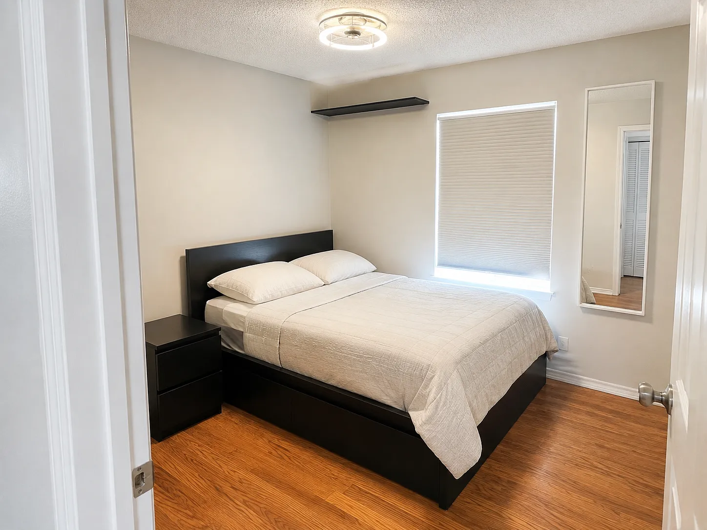 3 bed, 1398 sqft, $3,700 — Photo 1