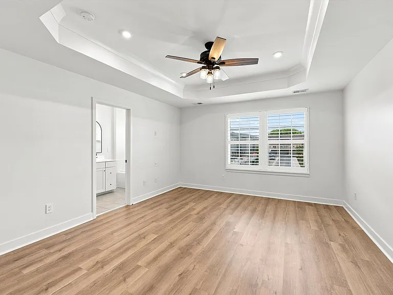 523 E Union St — Photo 15