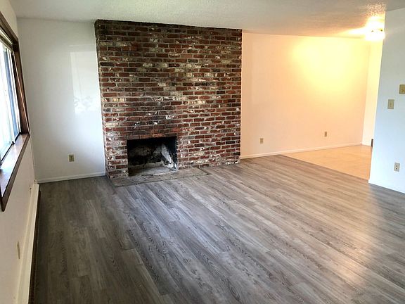 3rd image of 2241-2247 W Eugene St #2B-1BA-864SQFT
