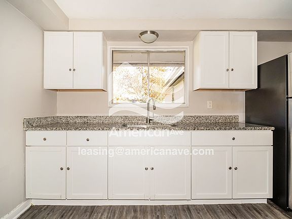1518128_005_kitchen_5.jpg