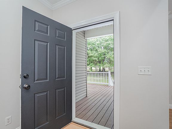 4th image of 825 Westwoods Dr