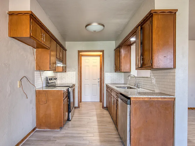 303 Kimberly Ln — Photo 4