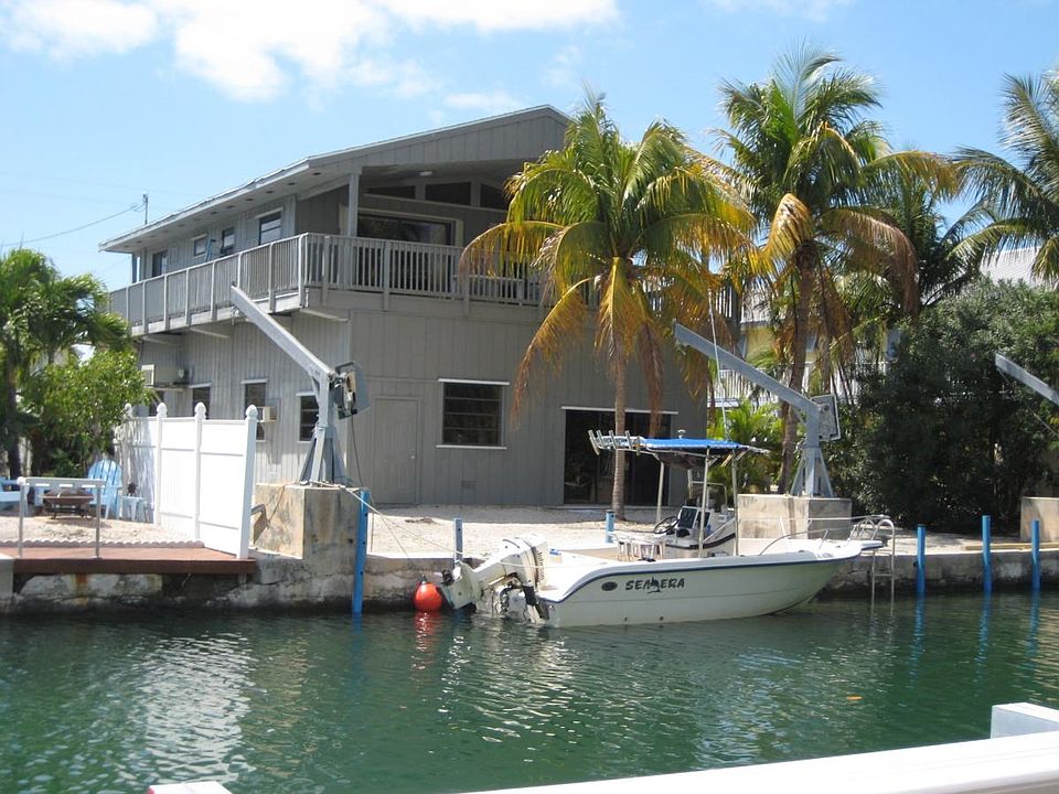 1st image of 647 Caribbean Dr E