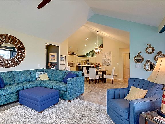 3rd image of 2820 Canterbury Cir