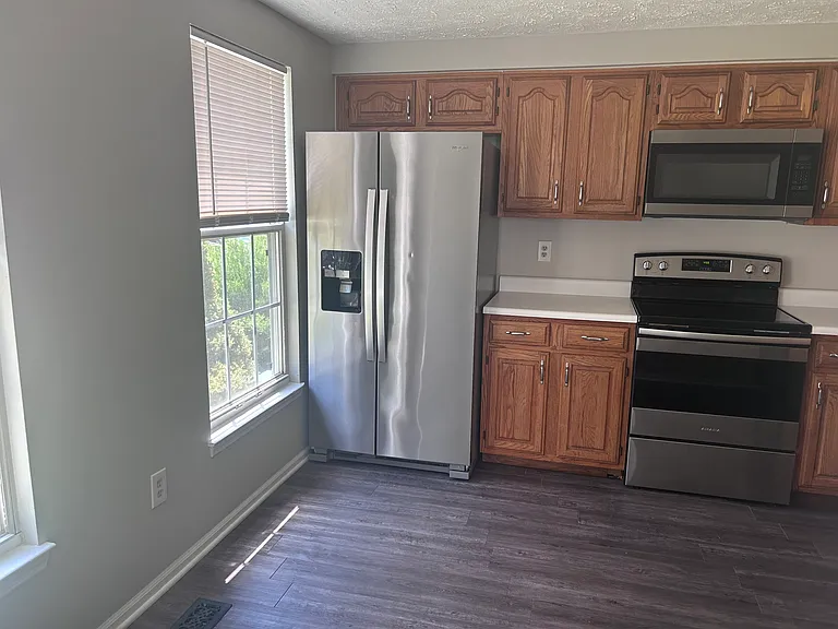 1810 Queen Anne Sq — Photo 11