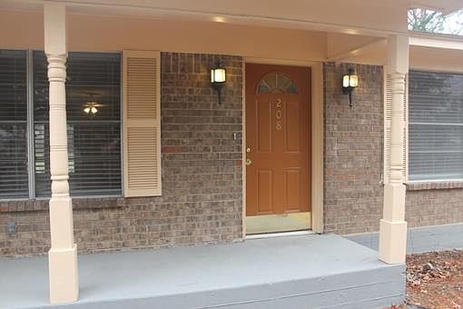 3rd image of 208 Jill Ln