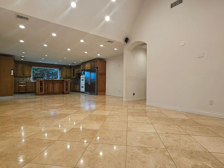 4940 Dobkin Ave — Photo 3