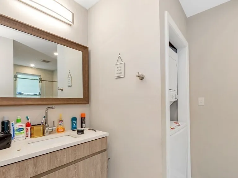 228 Calumet St #1A — Photo 9