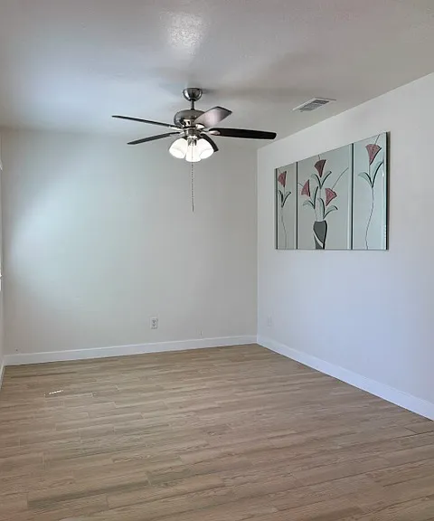 9245 Mills Ave — Photo 8