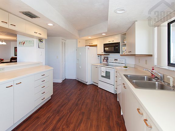 4th image of 3855 S Atlantic Ave APT 901