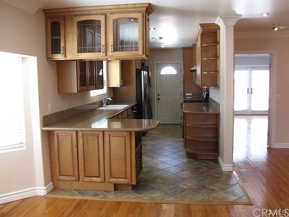 3rd image of 11260 Lynrose St