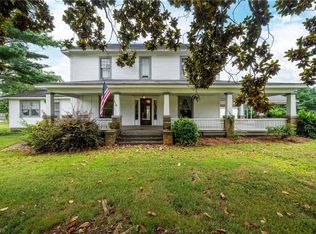 313 W Main St, East Bend, NC 27018