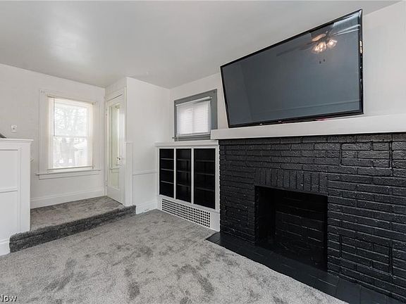 5th image of 261 Madison Ave