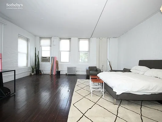 Rented by Sotheby's International Realty | media 7