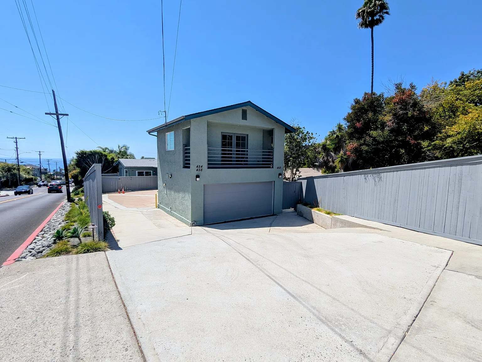 1 bed, 725 sqft, $3,300 — Photo 2