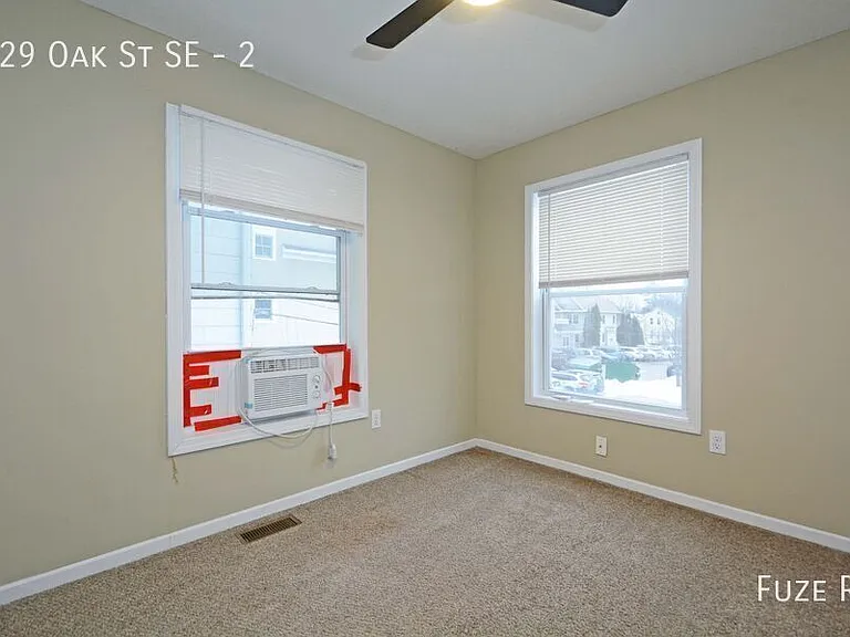 629 Oak St SE #2 — Photo 15