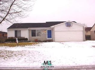 46005 Plum Grove Dr, Macomb, MI 48044