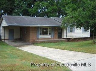 438 Lansdowne Rd, Fayetteville, NC 28314