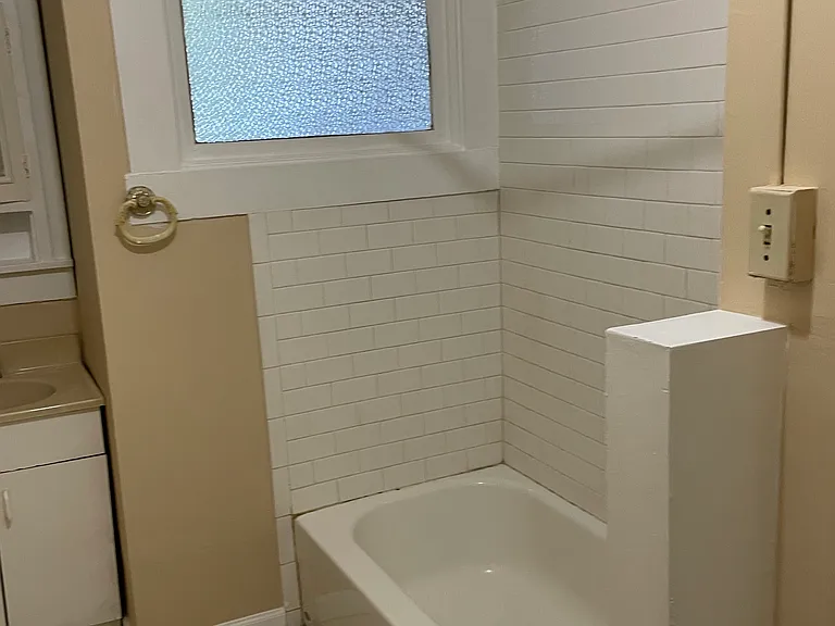 514 Wapping St #D — Photo 8