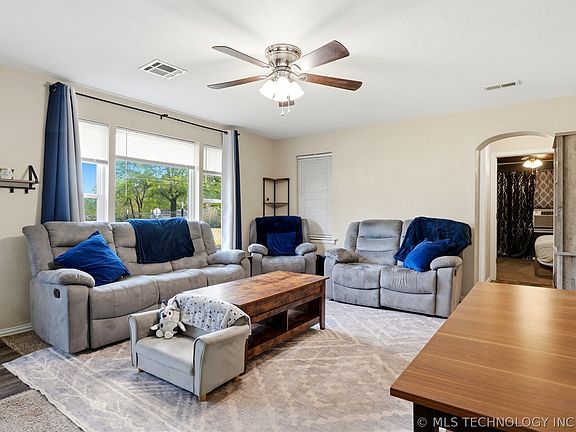 3rd image of 701 Garrison Ave