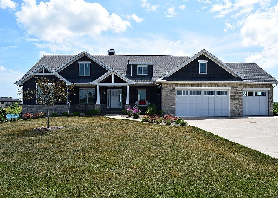 1st image of 33 Cobblestone Lake Dr