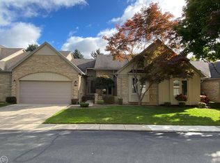 54974 Cambridge Dr, Shelby Township, MI 48315