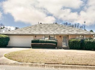 7 Hampton Ln, Jacksonville, AR 72076