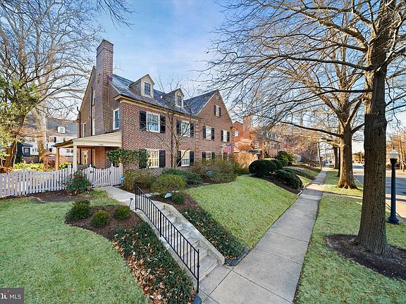 3rd image of 706 Greenhill Ave