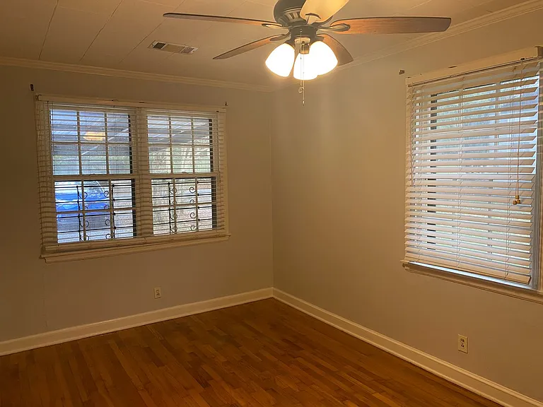 2530 Girard St — Photo 16